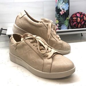 Gentle Souls leather blush color sz 7 wedge sneakers